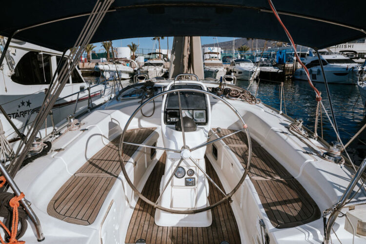 парусная лодка Bavaria 38 Тенерифе 4