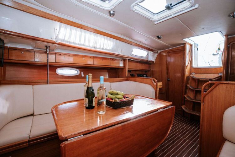 парусная лодка Bavaria 38 Тенерифе 8