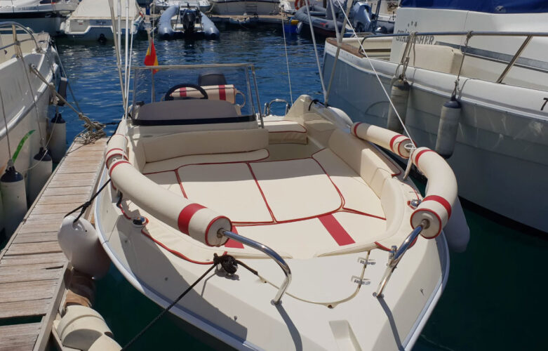 motorówka-Atlanca-bez-licencji-w-Costa-Adeje-11