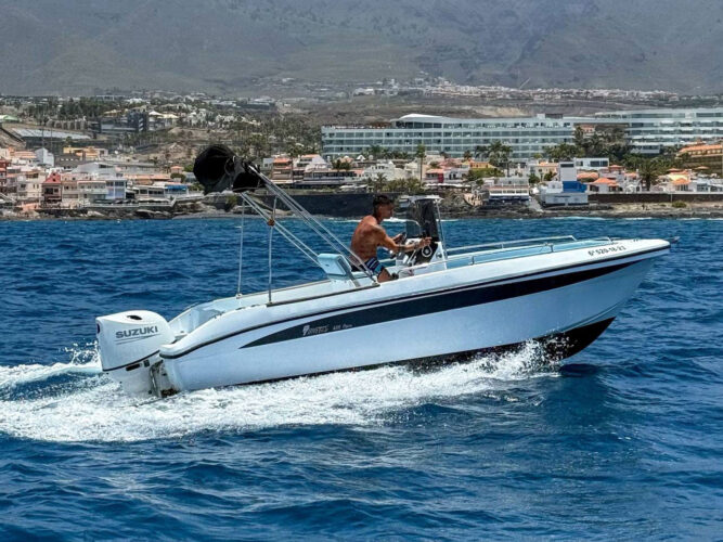 Motorówka z licencją Nautipol Tenerife 1