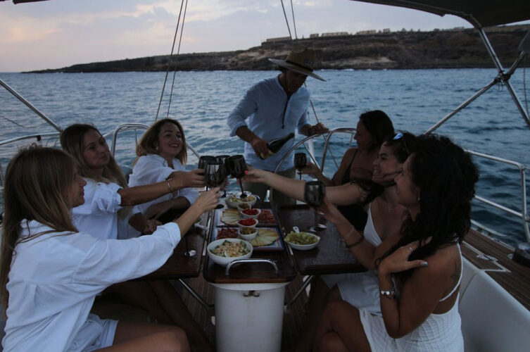 Sailboat Bavaria 49 Tenerife 13