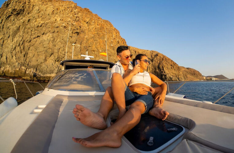 Motorboat Sunseeker 42 Mustique Tenerife 14