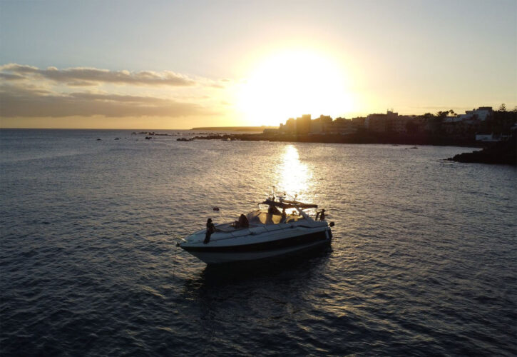 Motorboat Sunseeker 42 Mustique Tenerife 3