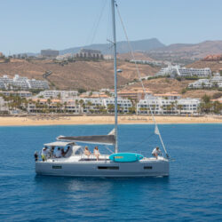 Sailboat Beneteau Oceanis 40.1 Tenerife 11