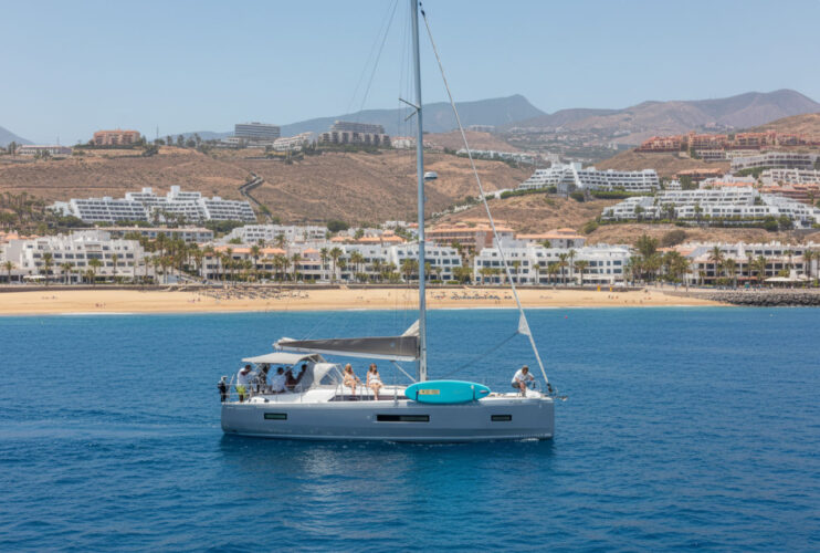 Sailboat Beneteau Oceanis 40.1 Tenerife 11