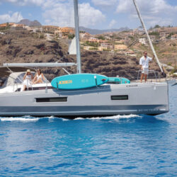 Sailboat Beneteau Oceanis 40.1 Tenerife 13