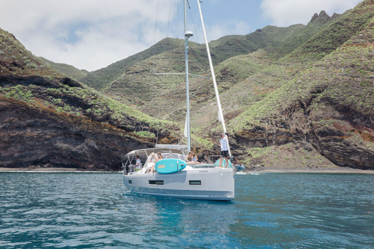 Sailboat Beneteau Oceanis 40.1 Tenerife 3