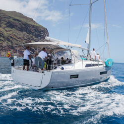 Sailboat Beneteau Oceanis 40.1 Tenerife 8