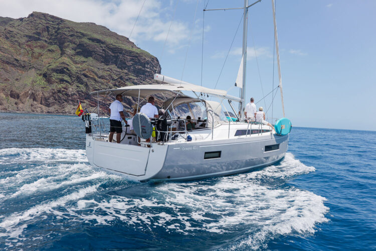 Sailboat Beneteau Oceanis 40.1 Tenerife 8