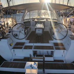 Sailboat Beneteau Oceanis 45 Tenerife 3