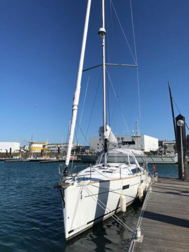 Sailboat Beneteau Oceanis 45 Tenerife 4