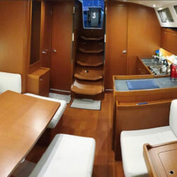 Sailboat Beneteau Oceanis 45 Tenerife 7