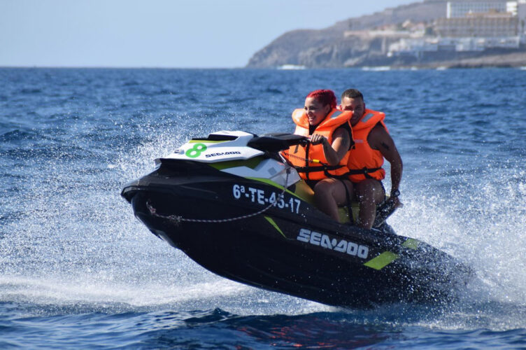 Moto acuática con licencia Tenerife 11