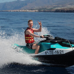 Moto acuática con licencia Tenerife 24